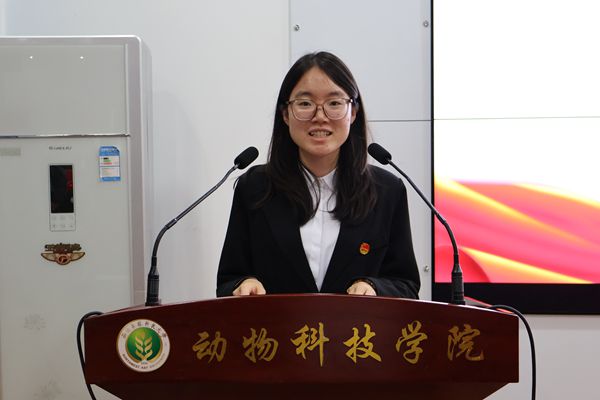 图五 “爱心实践先进个人”成长汇报.JPG