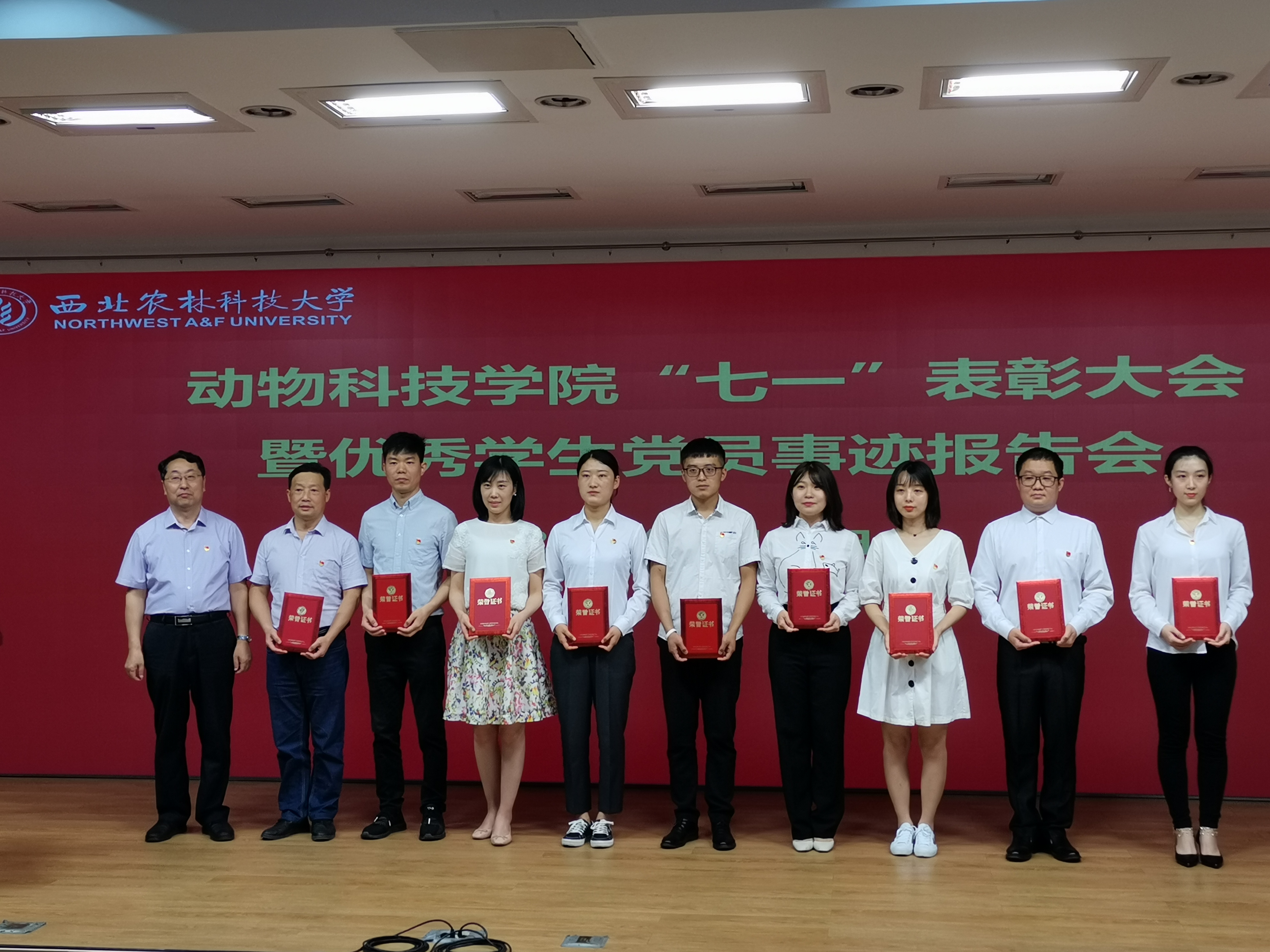 84115b2814044de185c9600514ff557b.jpg 84115b2814044de185c9600514ff557b.jpg