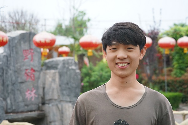 cef791ea38fc44e4b8ffef30b71f5a96.png 白泽宇.png