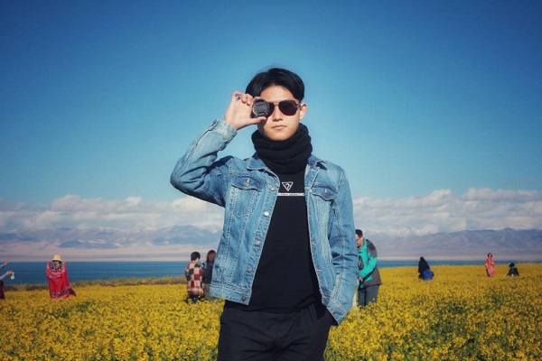 873cc2cf078f4a5486e32e9051ac31bd.jpg 杨颐.jpg