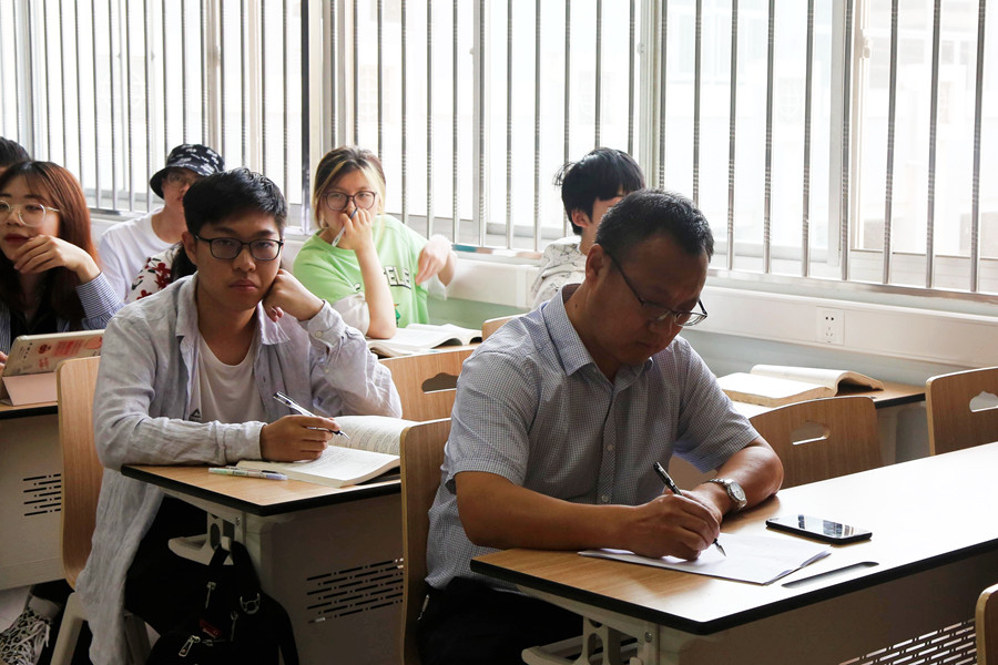 ec6d22be44b04e37a425b29326296aba.jpg 2021春教学检查-听课2.jpg