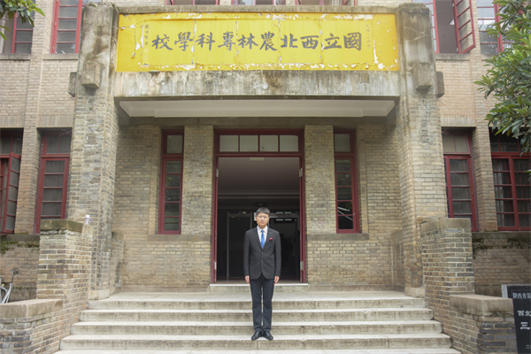 9e00efaac5f941eaa6f3e8eb2025a662.jpg 贾凯.jpg