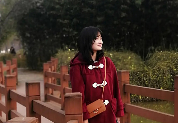 b034b902f2fe4e3cb9b7cc540dbfed66.jpg 王若兰.jpg