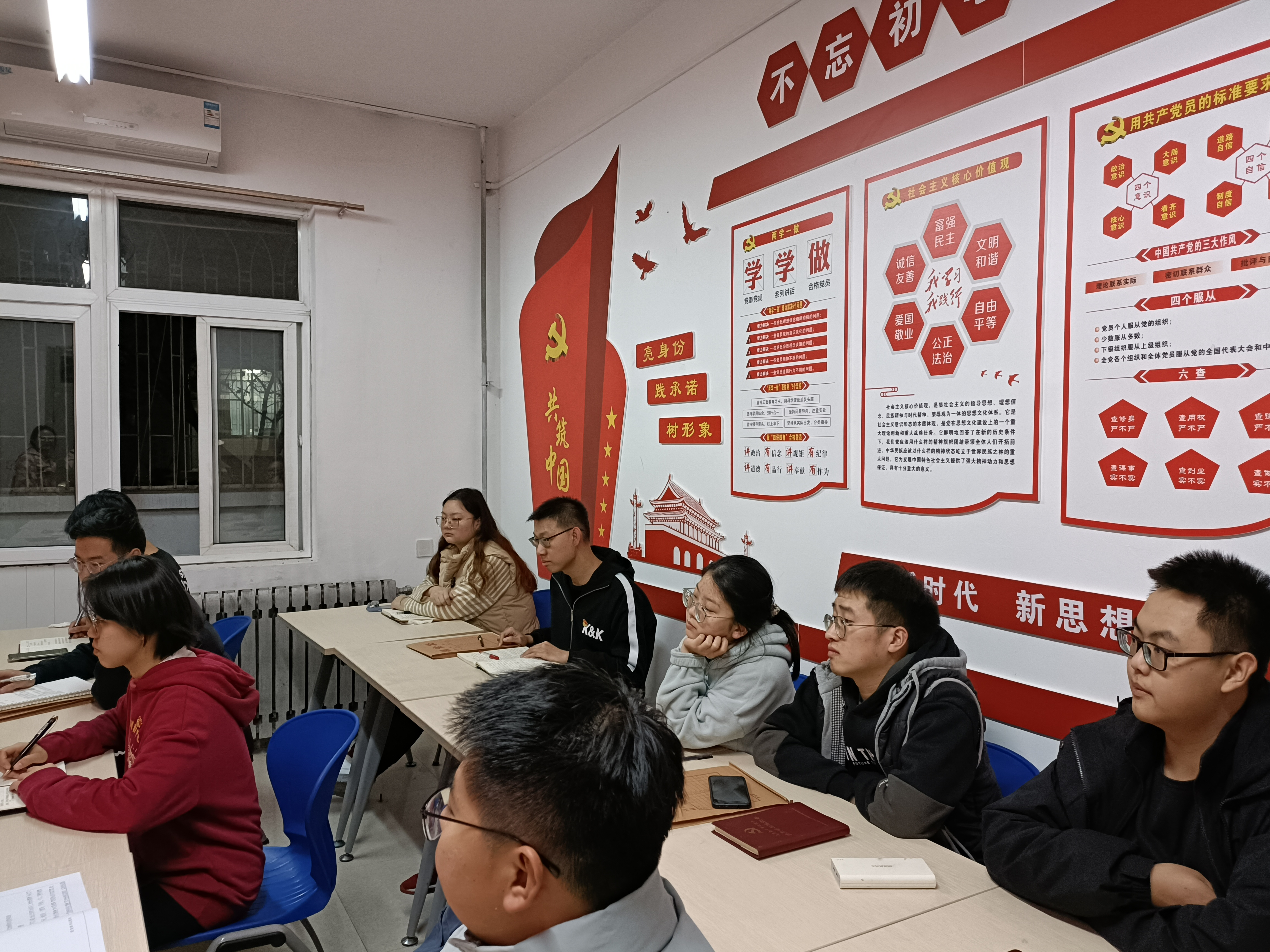 b8da13dbfe2149d4b0ad8be73e16eead.jpg b8da13dbfe2149d4b0ad8be73e16eead.jpg