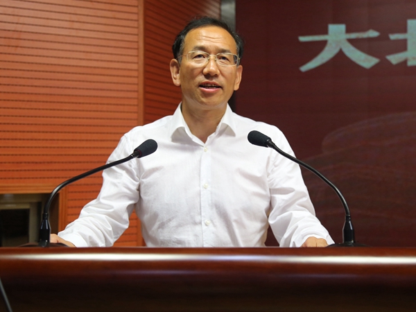 95f9969506bb41959d2ecbe141d8ff84.jpg 闫祖书讲话.JPG