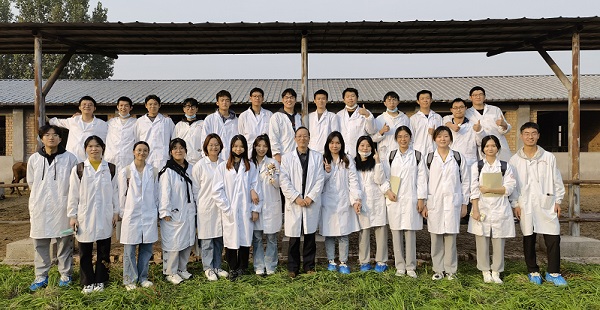 76a56136306e4811be39953cd5a20112.jpg 三站合照.jpg