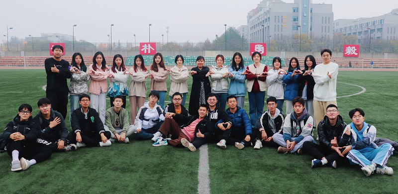 7d1d3b13c03a46f58e2ed8dbd4e55912.jpg 动科2004班合影.jpg