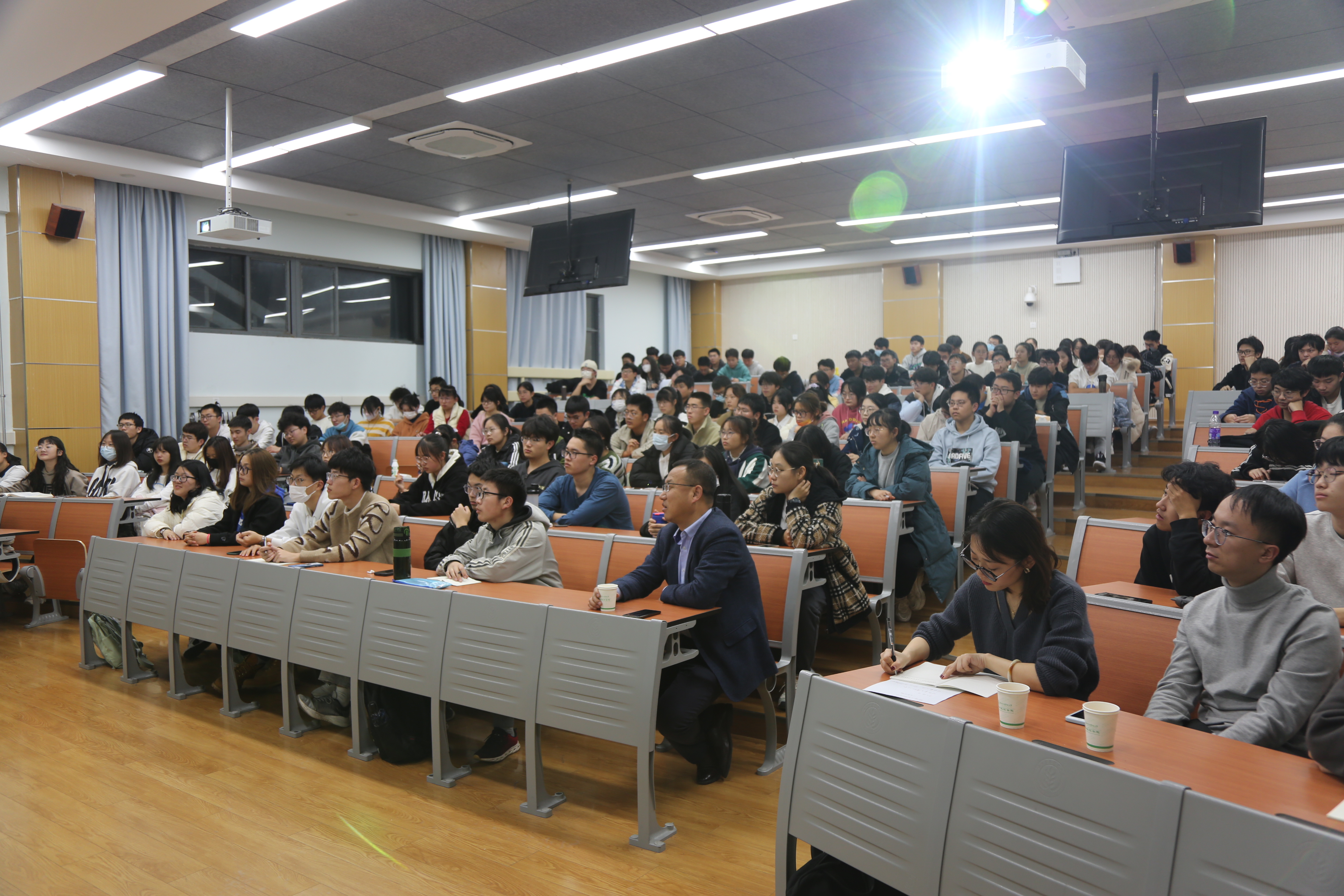 7e0991ea726c4e46be991a3956916bee.jpg 7e0991ea726c4e46be991a3956916bee.jpg