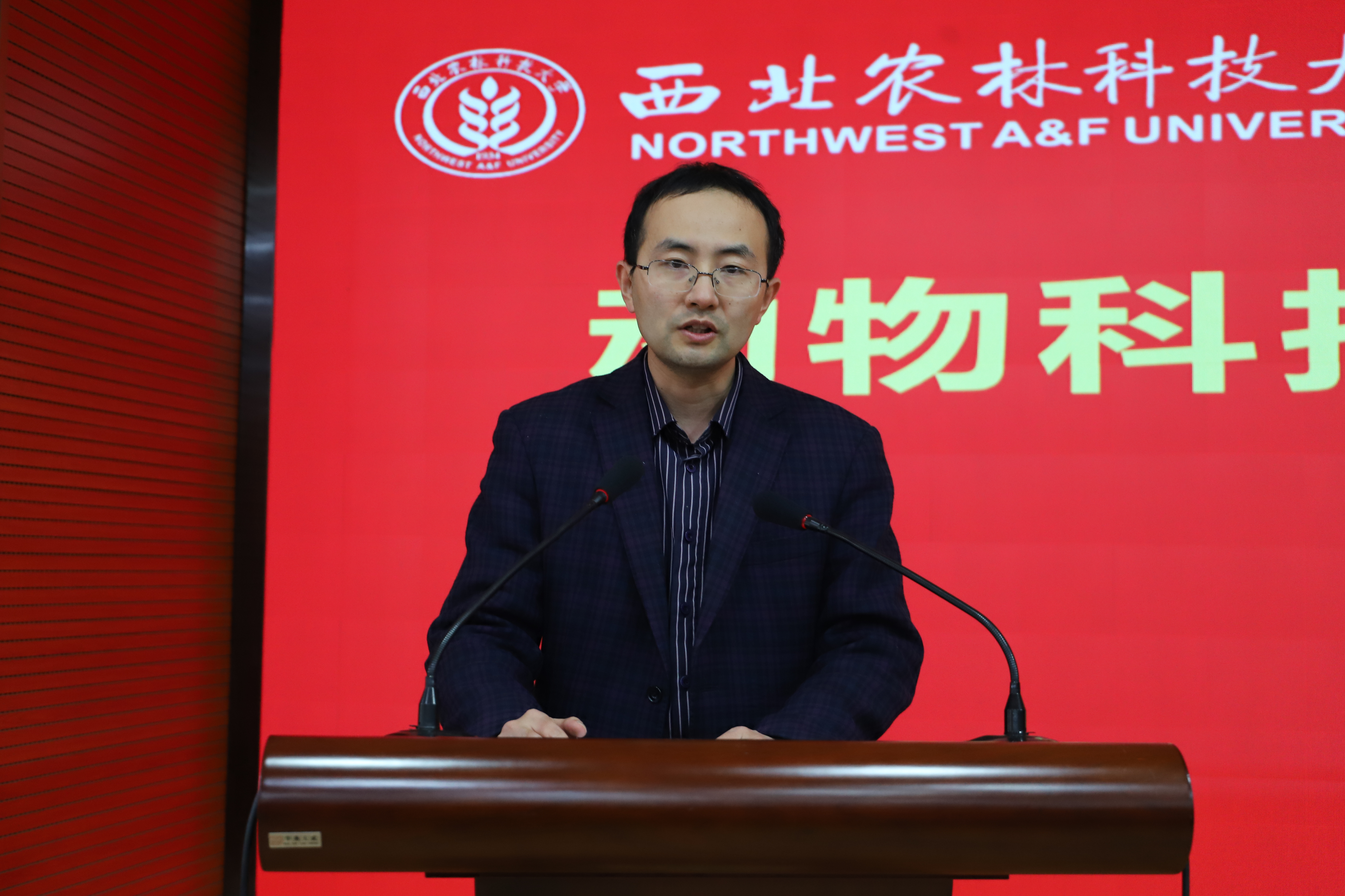 40aaf485d1444880829fe75f22a5b259.jpg 40aaf485d1444880829fe75f22a5b259.jpg